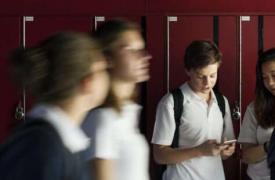 研究表明禁令手机并不能提高学生成绩