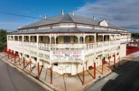 土木建筑公司购买并翻新了一家历史悠久的昆士兰酒吧