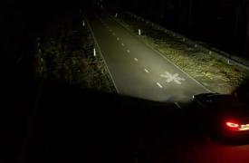 福特的高清大灯技术可以将信息投射到您面前的道路上
