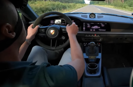 2022 年保时捷 911 GT3 在高速公路上达到最高速度