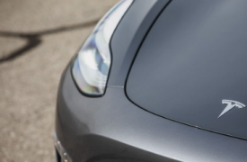 更新后的特斯拉 Model 3 Spied 展示了其 Roadster 风格的面孔