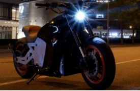 具有创纪录动力储备的电动摩托车即将上市