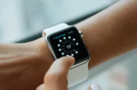 Apple Watch 不仅可以戴在手腕上